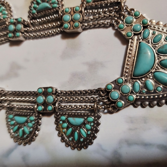 Lucky Brand Aqua and Silver Statement Necklace - Picture 10 of 10